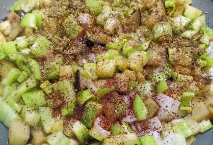 Фото шага рецепта Овощное рагу со сметаной и приправой сумах 152336 шаг 5  