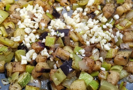 Фото шага рецепта Овощное рагу со сметаной и приправой сумах 152336 шаг 6  