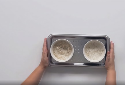 Фото шага рецепта Овсяная каша в пароварке с карамелизованными фруктами 151293 шаг 2  