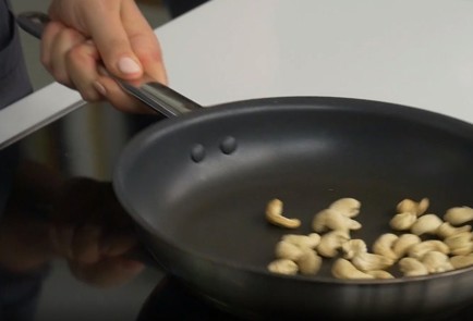 Фото шага рецепта Овсяная каша в пароварке с карамелизованными фруктами 151293 шаг 7  