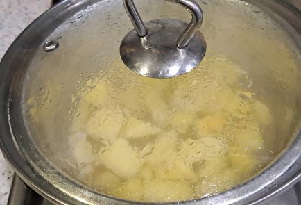 Фото шага рецепта Овсянка на завтрак с яблоком изюмом и медом 187506 шаг 10