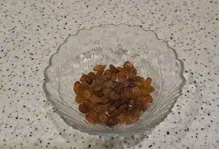 Фото шага рецепта Овсянка на завтрак с яблоком изюмом и медом 187506 шаг 4