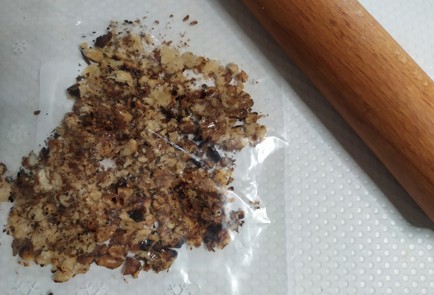 Фото шага рецепта Овсянка с сыром грецкими орехами и медом 187560 шаг 4