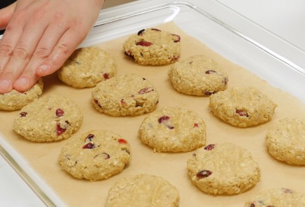 Фото шага рецепта Овсяное печенье с клюквой 138964 шаг 5  