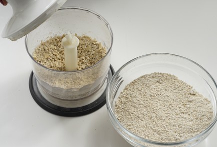 Фото шага рецепта Овсяные блины с апельсиновой цедрой 153223 шаг 3  