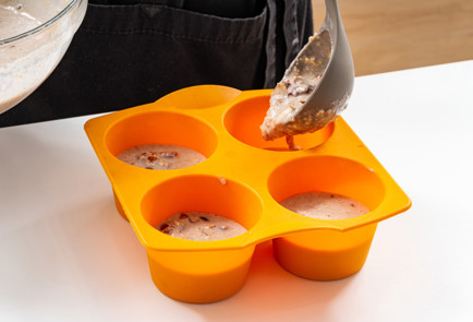 Фото шага рецепта Овсяные маффины из кислого молока с вишней 189638 шаг 10  