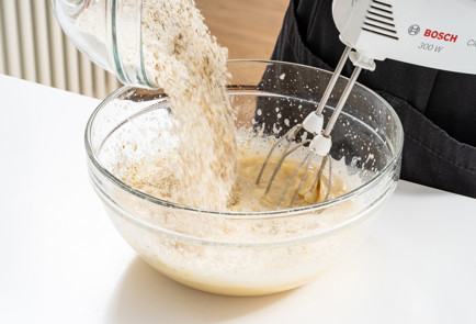 Фото шага рецепта Овсяные маффины из кислого молока с вишней 189638 шаг 8  