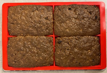 Фото шага рецепта Овсяные вафли с изюмом и фундуком 190847 шаг 12  