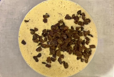 Фото шага рецепта Овсяные вафли с изюмом и фундуком 190847 шаг 9  