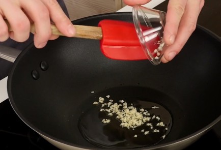 Фото шага рецепта Тайская жареная курица падкапао 125397 шаг 6  