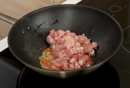Фото шага рецепта Тайская жареная курица падкапао 125397 шаг 7  