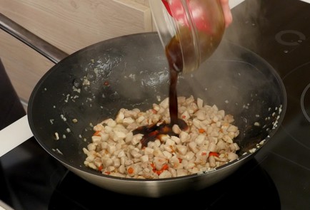Фото шага рецепта Тайская жареная курица падкапао 125397 шаг 8  