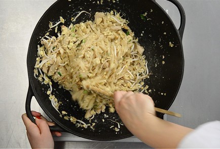 Фото шага рецепта Классический падтай 50330 шаг 6  