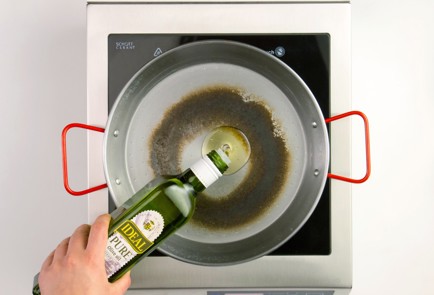 Фото шага рецепта Паэлья Валенсиана 57706 шаг 1  