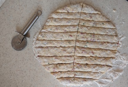 Фото шага рецепта Палочки с ветчиной и сыром на сковороде 189083 шаг 11  