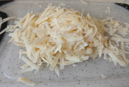 Фото шага рецепта Палочки с ветчиной и сыром на сковороде 189083 шаг 3  