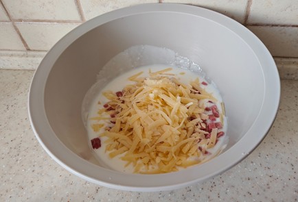 Фото шага рецепта Палочки с ветчиной и сыром на сковороде 189083 шаг 4  