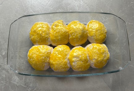 Фото шага рецепта Пампушки с чесноком и зеленью 190049 шаг 7  