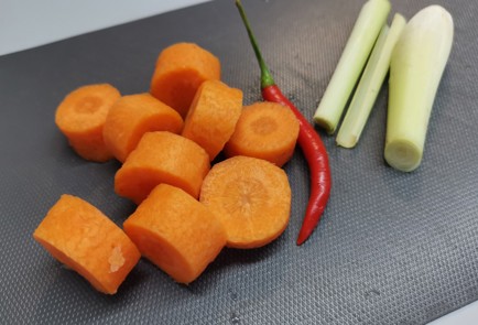 Фото шага рецепта Паназиатский куриный бульон 175639 шаг 5  