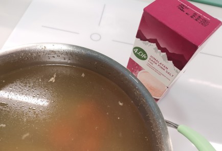 Фото шага рецепта Паназиатский куриный бульон 175639 шаг 8  