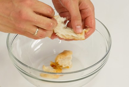 Фото шага рецепта Овощной салат панцанелла 93294 шаг 6  