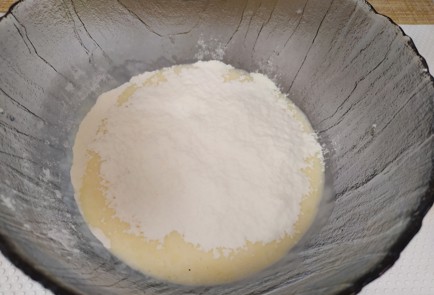 Фото шага рецепта Панкейки из греческого йогурта 190178 шаг 4  