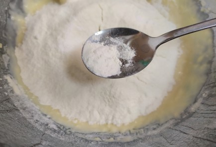 Фото шага рецепта Панкейки из греческого йогурта 190178 шаг 5  