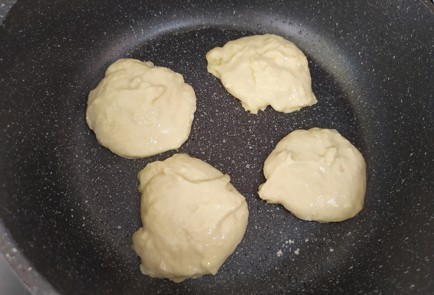 Фото шага рецепта Панкейки из греческого йогурта 190178 шаг 8  