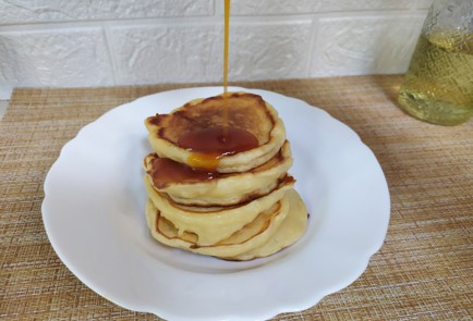 Фото шага рецепта Панкейки из греческого йогурта 190178 шаг 9  