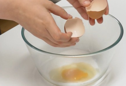 Фото шага рецепта Панкейки классические американские 50637 шаг 2  