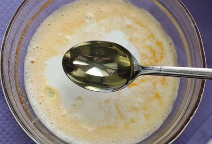 Фото шага рецепта Панкейки с клубничным соусом 174080 шаг 6  