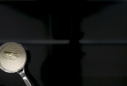 Фото шага рецепта Паннакотта с клубникой и семенами чиа 151300 шаг 4  