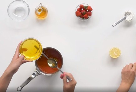 Фото шага рецепта Паннакотта с клубникой и семенами чиа 151300 шаг 9  