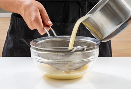 Фото шага рецепта Паннакотта с лавандой 186653 шаг 9  