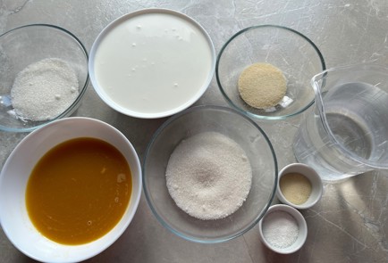 Фото шага рецепта Паннакотта с желе из маракуйи 174109 шаг 1  