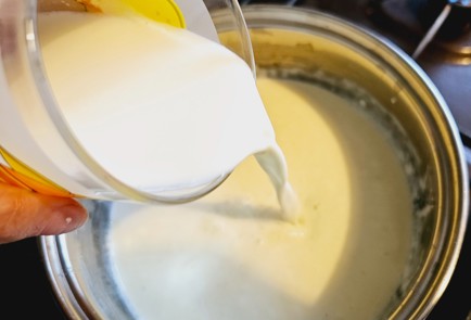 Фото шага рецепта Паннакотта в сиропе из шелковицы 187025 шаг 1  