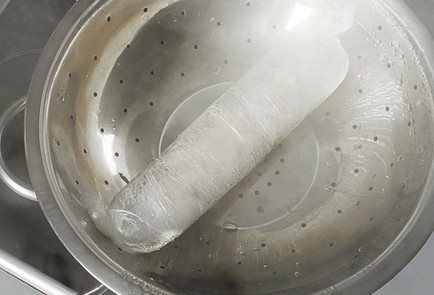 Фото шага рецепта Паровой куриный рулет с мандаринами и черносливом 31174 шаг 6  