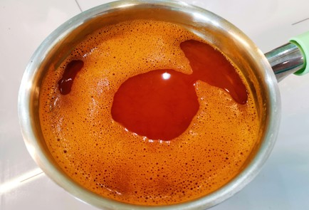 Фото шага рецепта Пасхальные яйца окрашенные куркумой 140888 шаг 6  