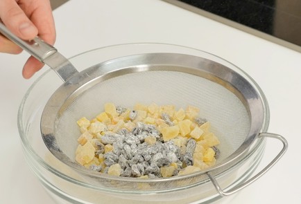 Фото шага рецепта Пасхальный кулич 49571 шаг 6  