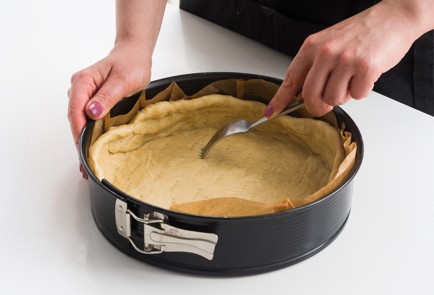 Фото шага рецепта Пасхальный пирог с творогом и изюмом 152145 шаг 11  