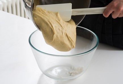 Фото шага рецепта Пасхальный пирог с творогом и изюмом 152145 шаг 7  