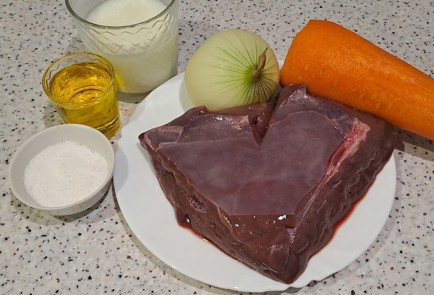 Фото шага рецепта Паштет из говяжьей печени с морковью и луком 186960 шаг 1  