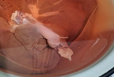 Фото шага рецепта Паштет из говяжьей печени с яблоками 190095 шаг 2  