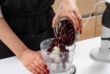 Фото шага рецепта Паштет из консервированной фасоли и тунца 176116 шаг 3  