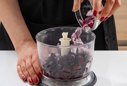 Фото шага рецепта Паштет из консервированной фасоли и тунца 176116 шаг 4  