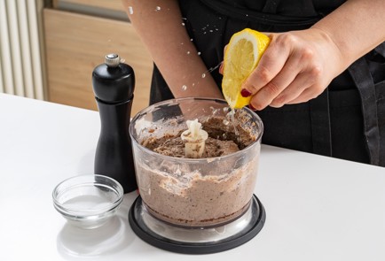 Фото шага рецепта Паштет из консервированной фасоли и тунца 176116 шаг 9  