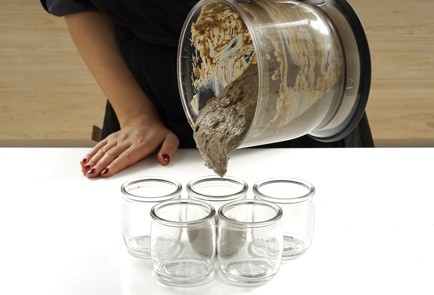 Фото шага рецепта Паштет из куриной печени с клюквенным желе 152791 шаг 11  