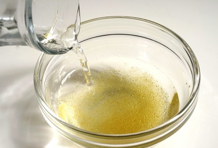 Фото шага рецепта Паштет из куриной печени с клюквенным желе 152791 шаг 12  