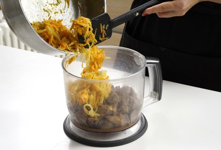 Фото шага рецепта Паштет из куриной печени с морковью и орехами 152789 шаг 10  