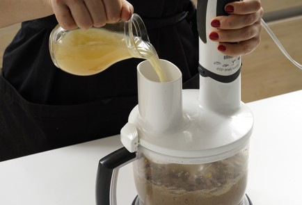 Фото шага рецепта Паштет из куриной печени с морковью и орехами 152789 шаг 12  